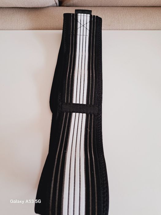 Pas biodrowy stawu krzyżowego.