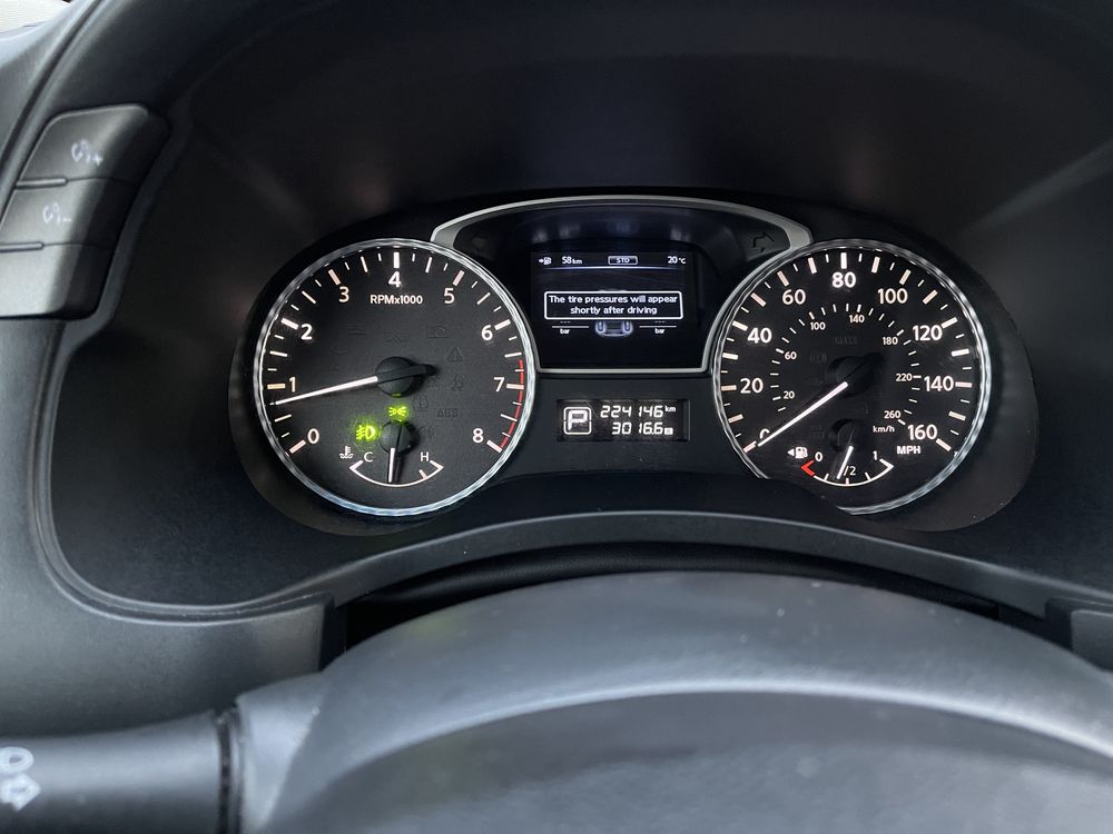 INFINITI JX35 з 2013 р .Розкішний семимісний кроссовер.