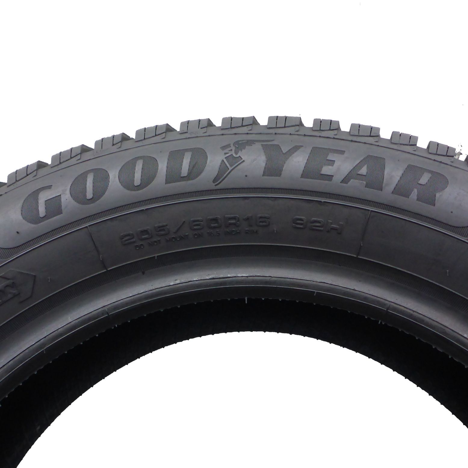 Opony 205/60/16 Goodyear 205/60R16 92H UltraGrip9 Zimowe 2019 8-8,2mm