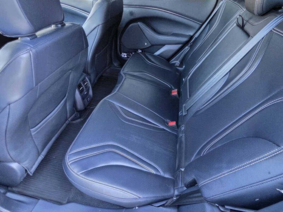 Ford Mustang Mach-E Premium      2021