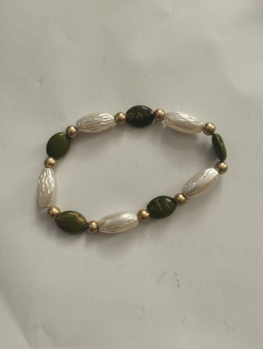 Продам чудові вироби із бісеру