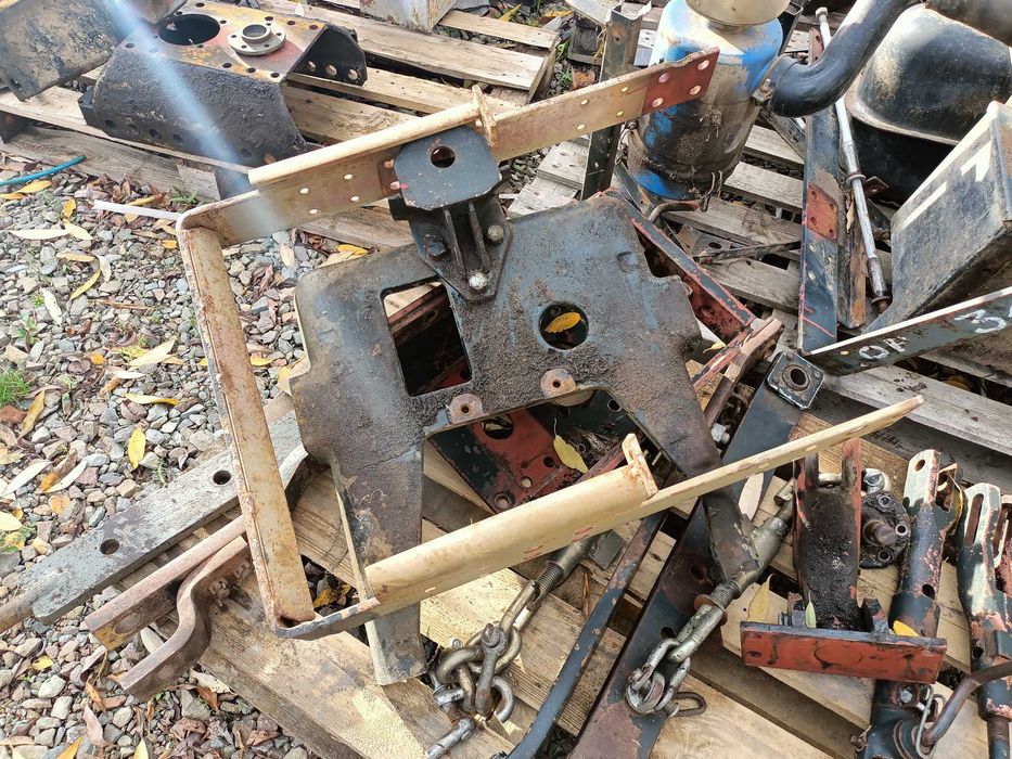 ramka wieszak wspornik obciążników przód zetor 7011,7211,5211,6911