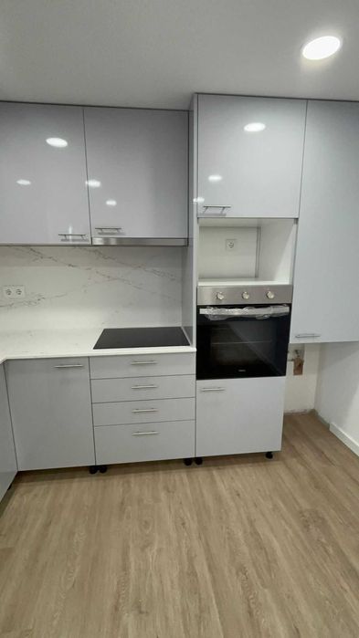 T2 térreo com pátio e parqueamento privado, Pinheiro de Loures, Loures