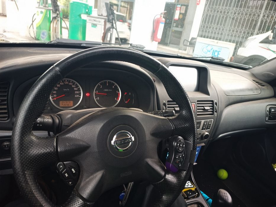 Nissan Almera comercial