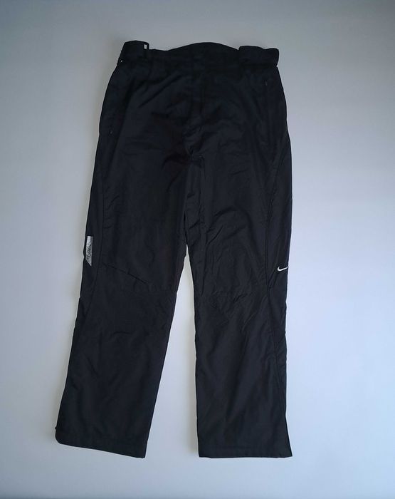 Женские чёрные трекинговые спортивные штаны штаны Nike swoosh Italy