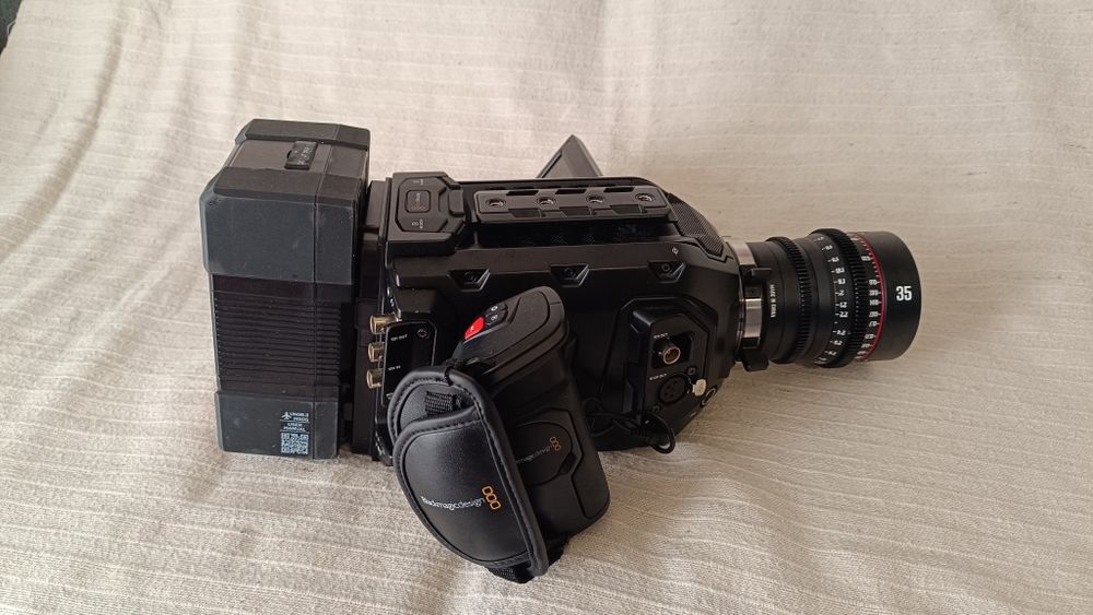 Blackmagic URSA Mini Pro 12K COMPLETA