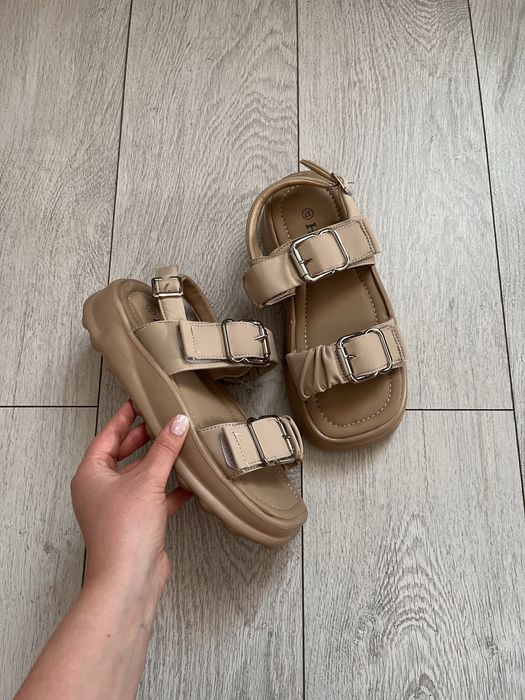 Босоножки новые 37 размер