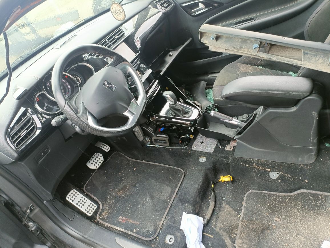 Citroen DS DS3 1.2b automat 17r ds performance line