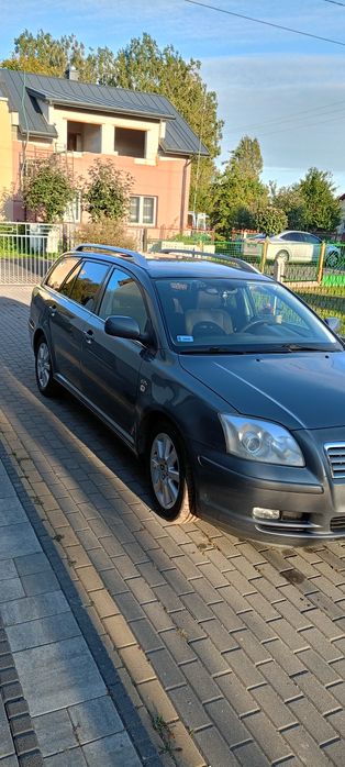 Sprzedam Toyotę Avensis