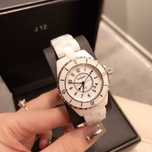 Seria J12 marki CHANEL