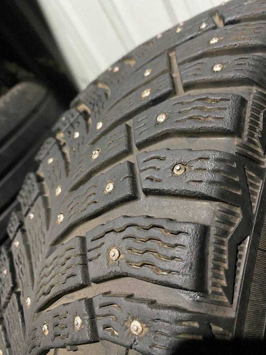 Шини зимові шиповані Michelin 195/65 R15 95T XL 4шт.