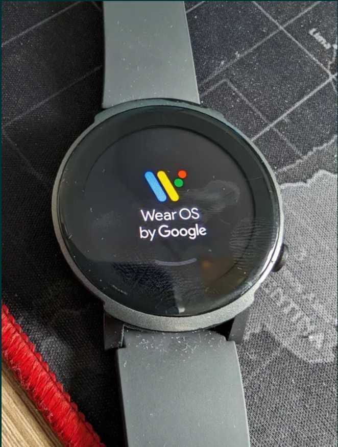 TicWatch e3 smartwatch + Gratis Haylou Solar LS05
