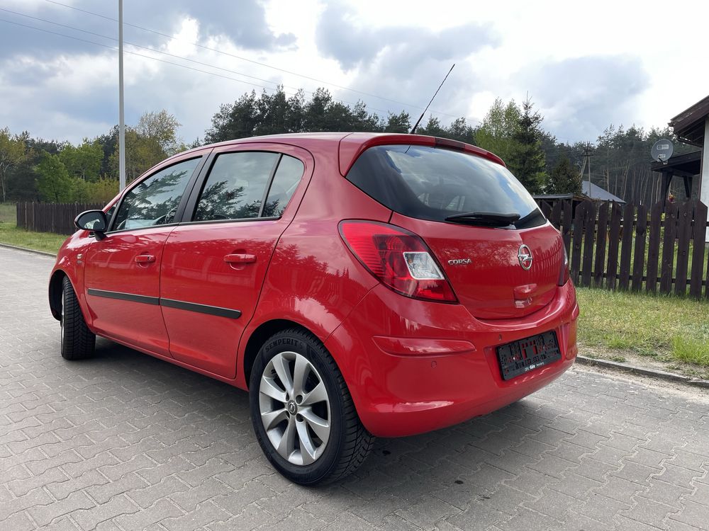 Opel Corsa D LIFT 1.4 benzyna 2013r/klimatronic/alu/ACTIVE