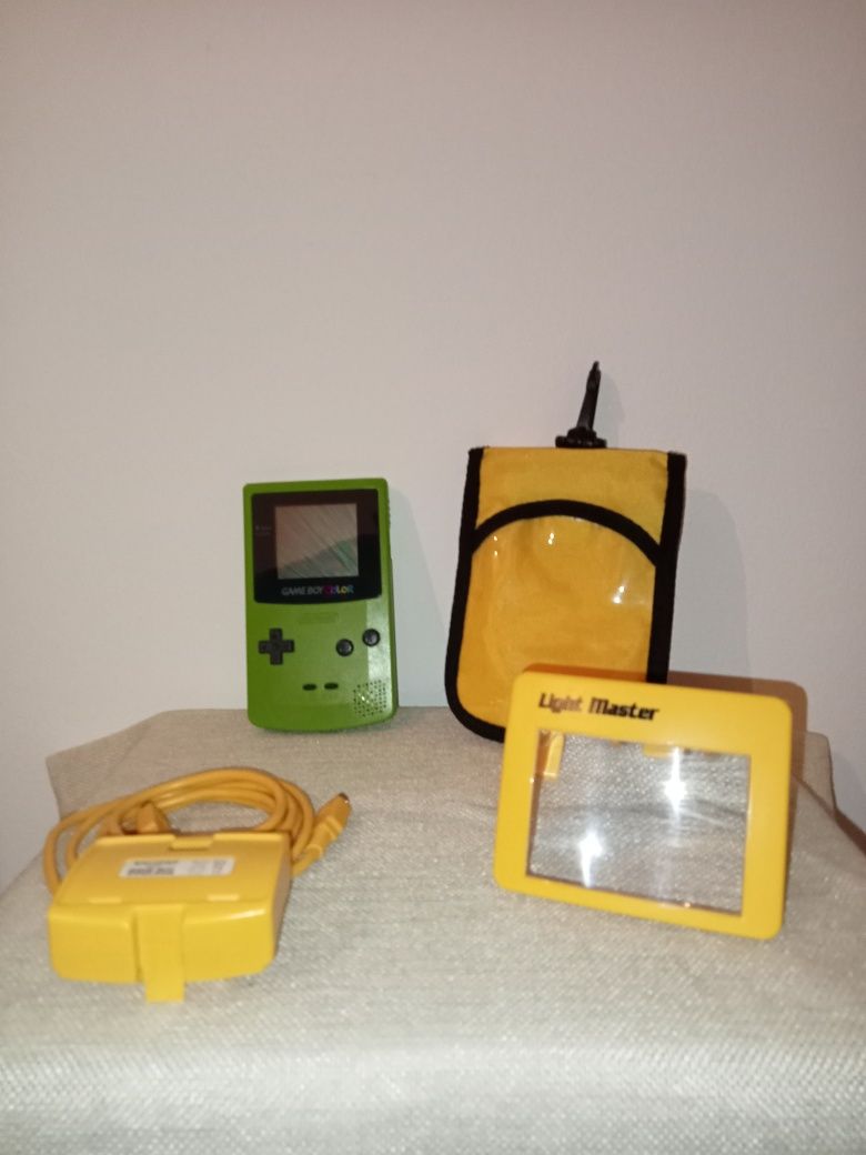 Game Boy color com acessórios