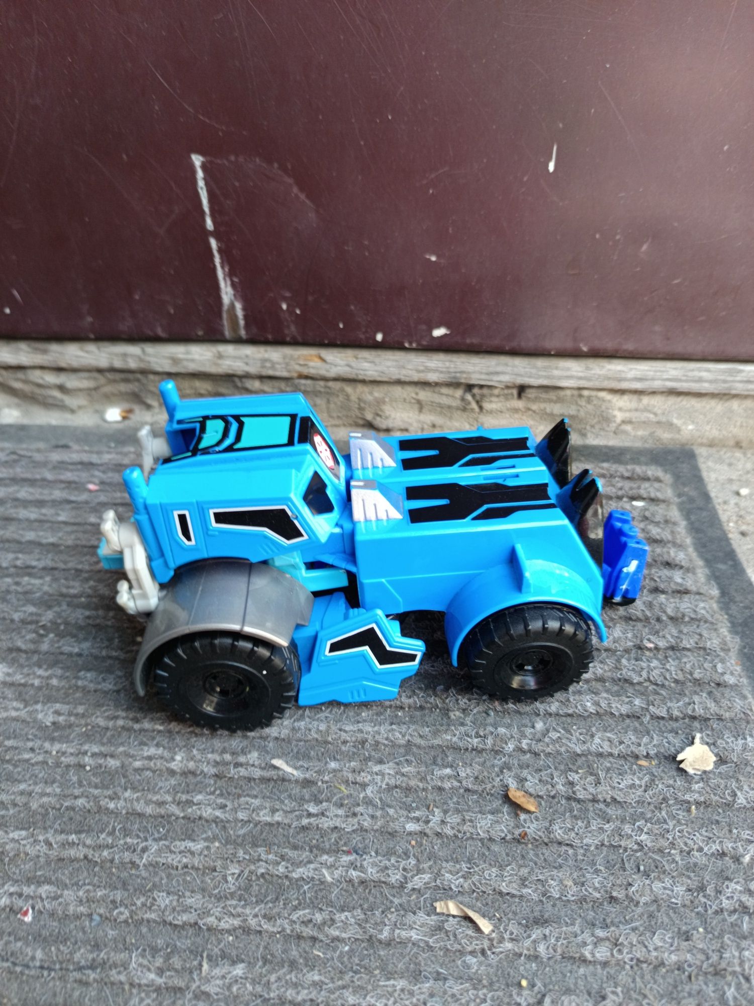 Figurka robot Transformers antylopa samochód