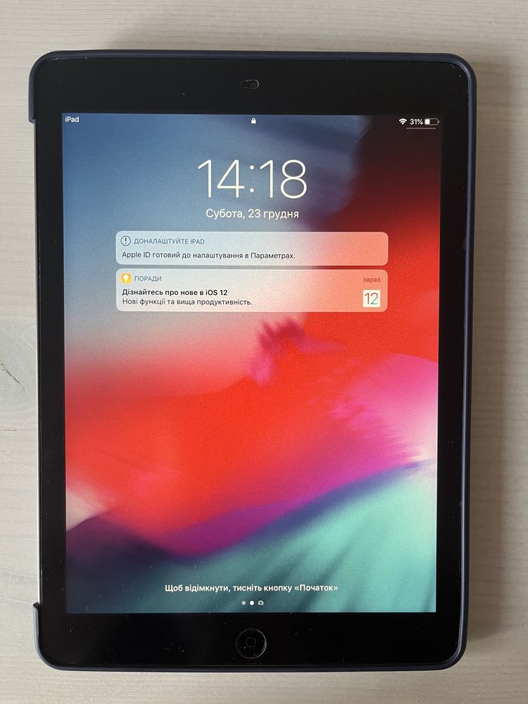 iPad Air (2013) 16GB у гарному стані