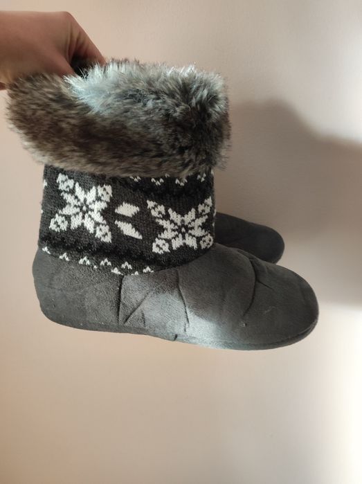 Теплі кімнатні чобітки 38