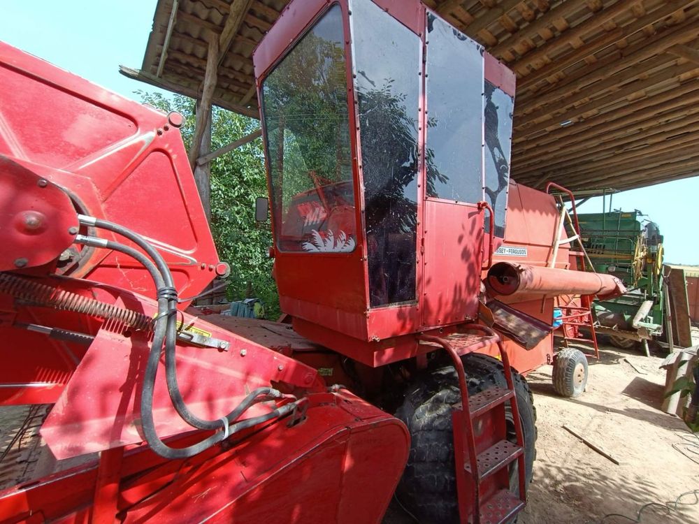 Продется комбайн  Massey Ferguson 440