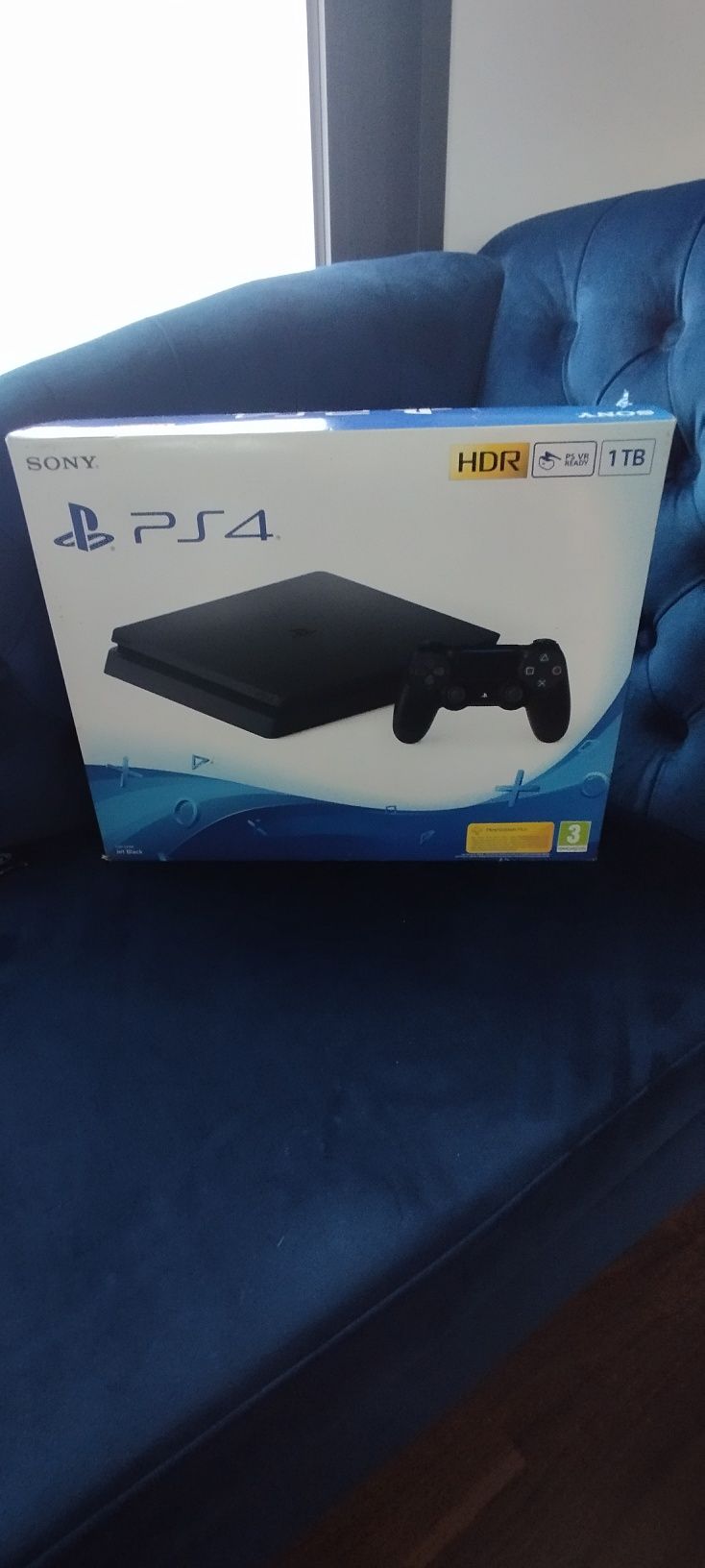 PS4 1 TB em Caixa ( Nova ) + OFERTA de PS3 com jogos e comandos *