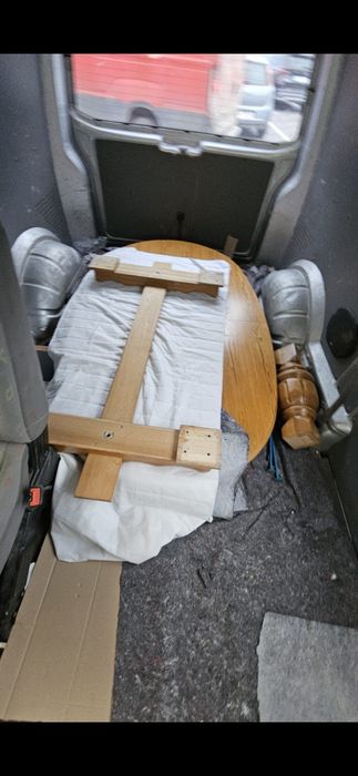 Dębowy stół zadbany