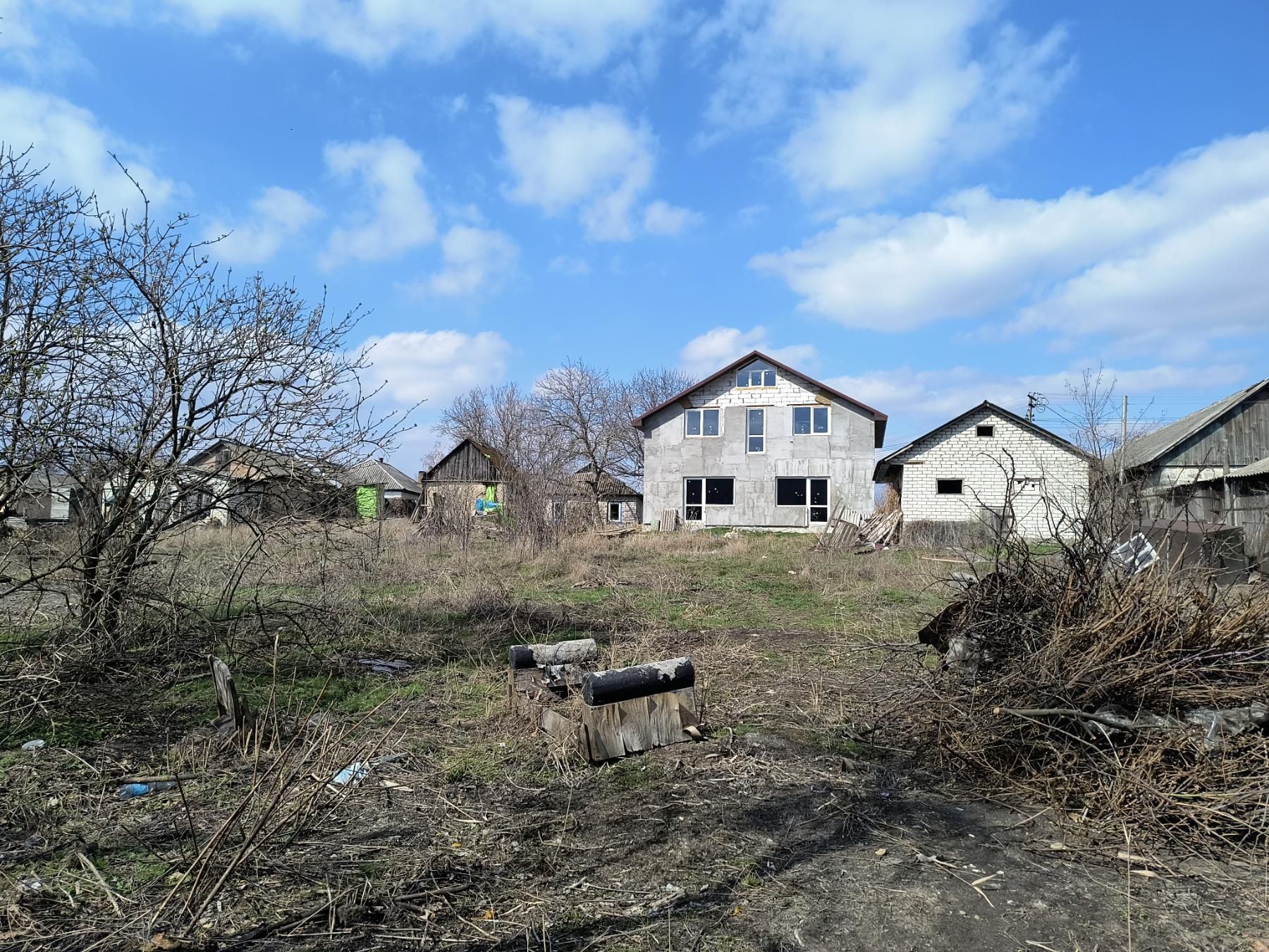 Продаж 2-х будинків у с. Будище, в центральні частині села.