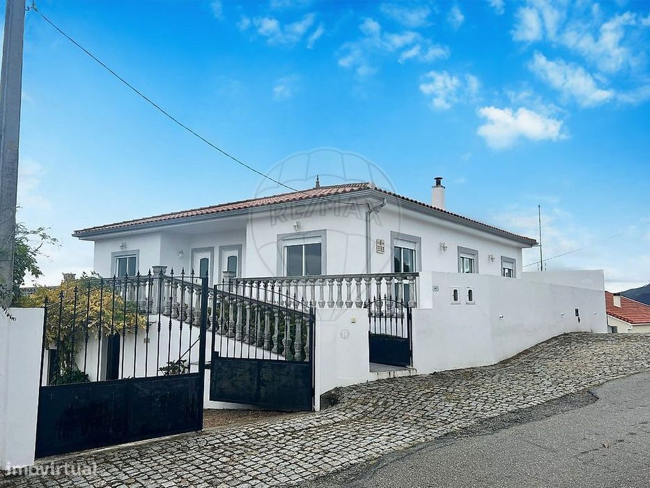 Moradia T4 para venda