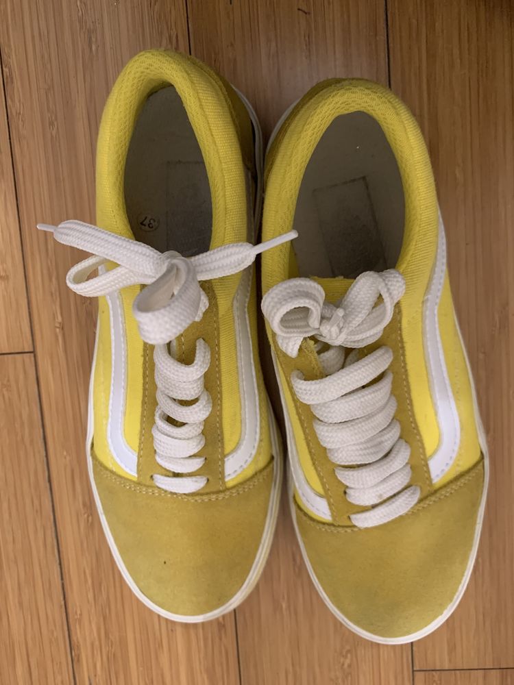 Vans amarelos (não originais)