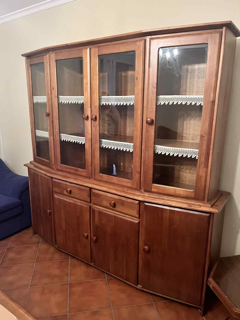 Móvel de sala em madeira