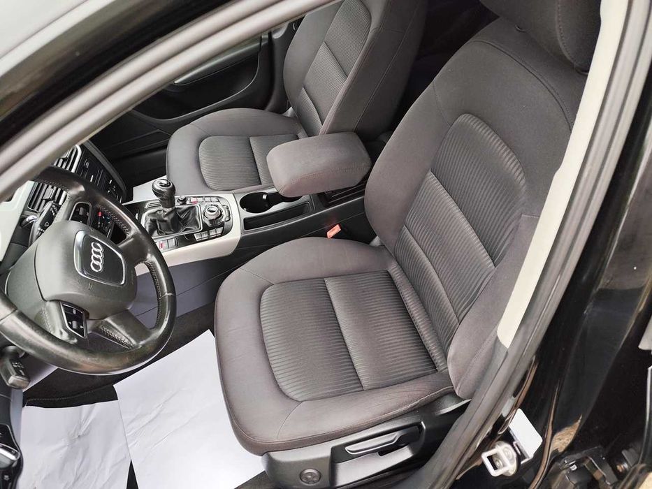 AUDI A4 B8 - 140PS ! PANORAMA  * Black Edition *