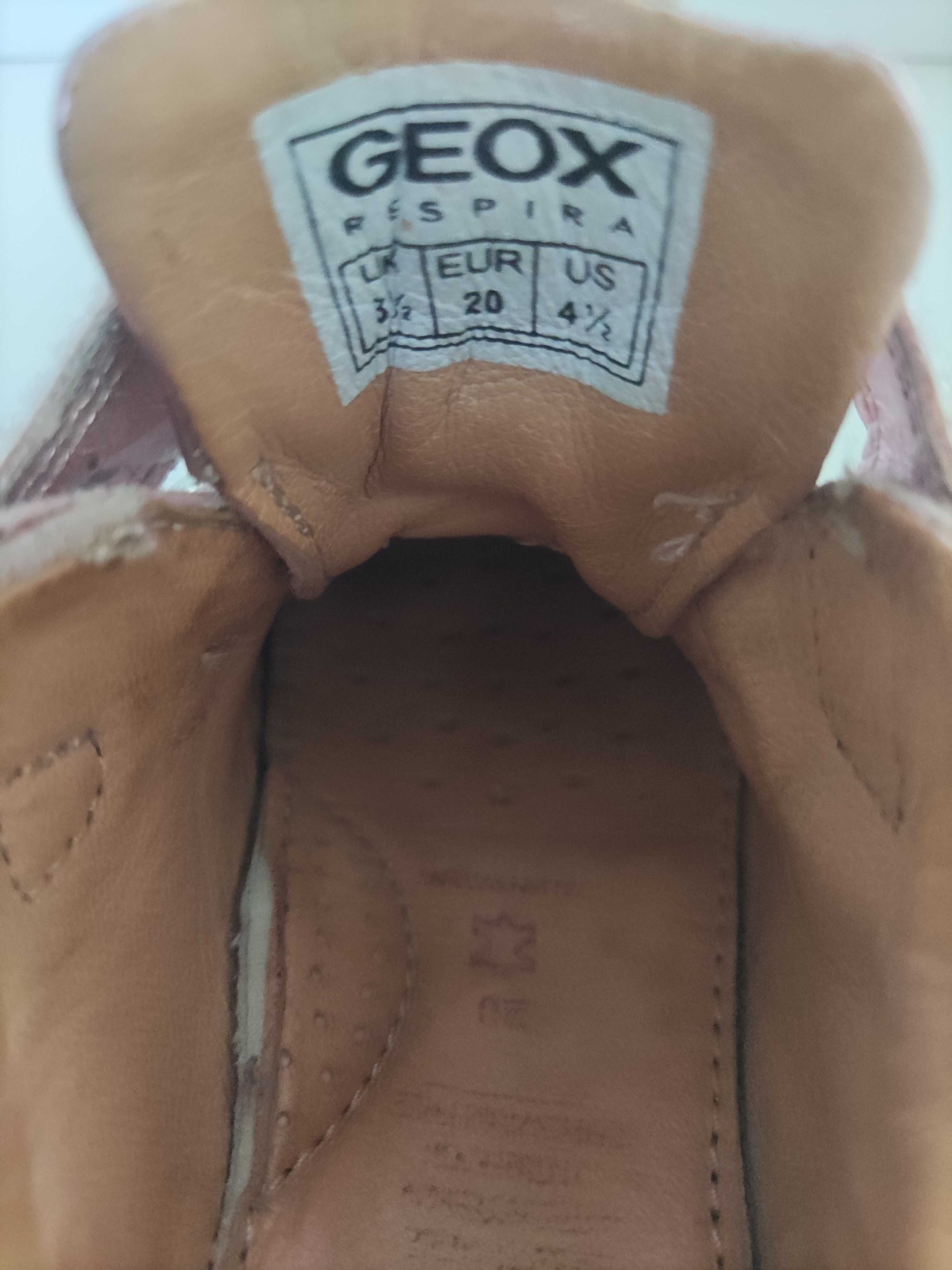 Sapatilhas e sapatos criança