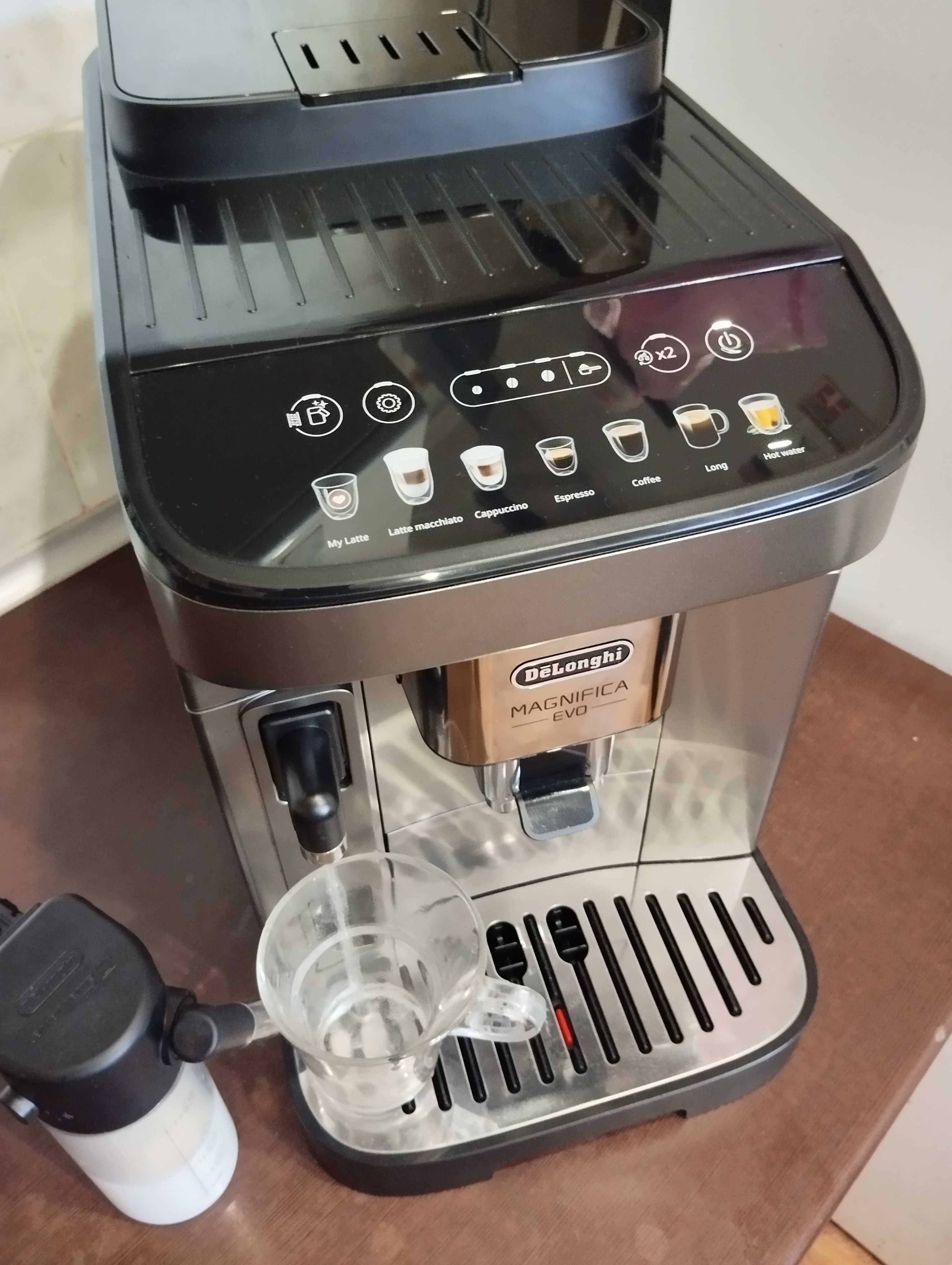 кофемашина Delonghi Magnifica Evo  ecam 290.81 B