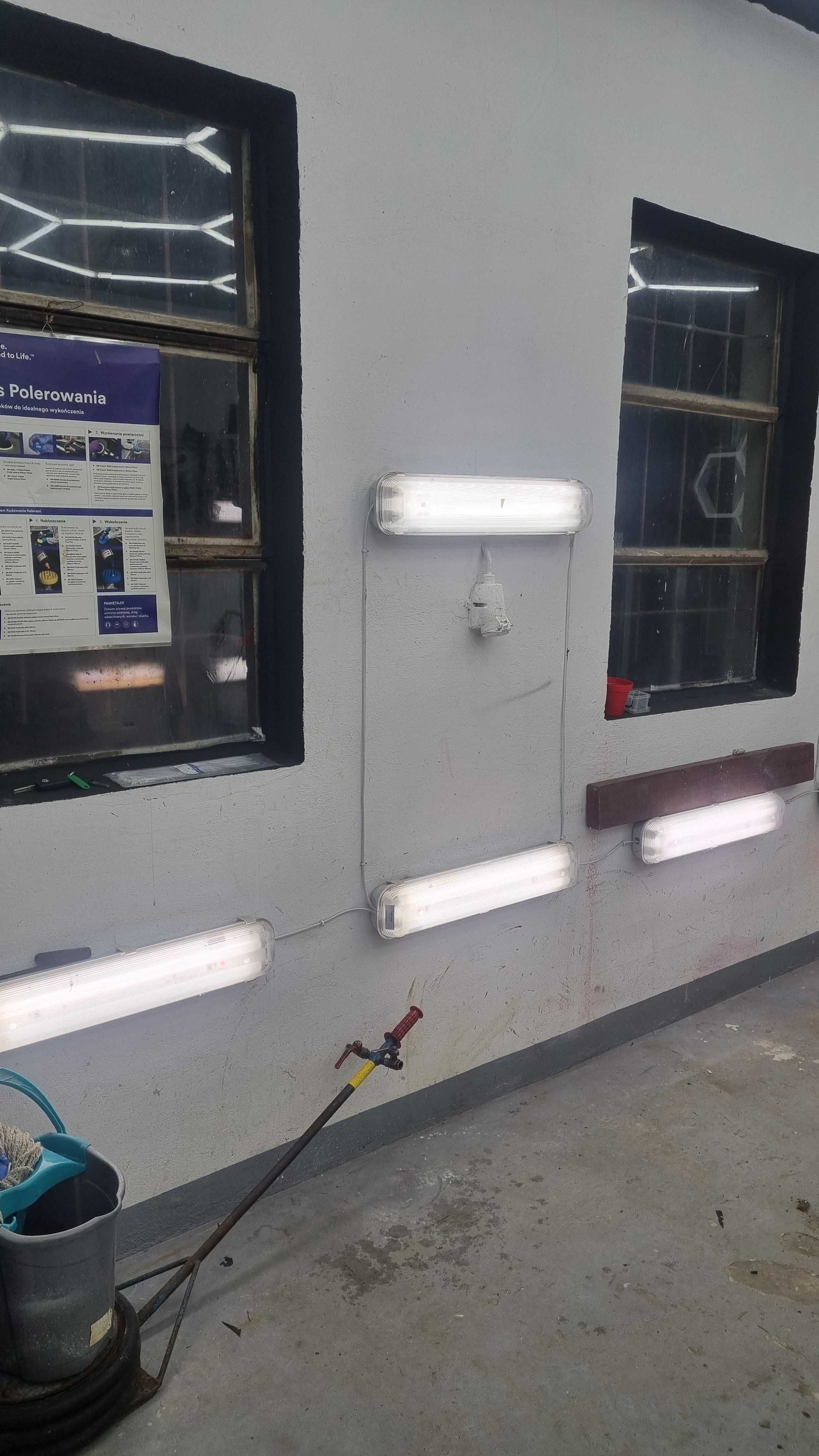 Lampy przemysłowe resolux emergency