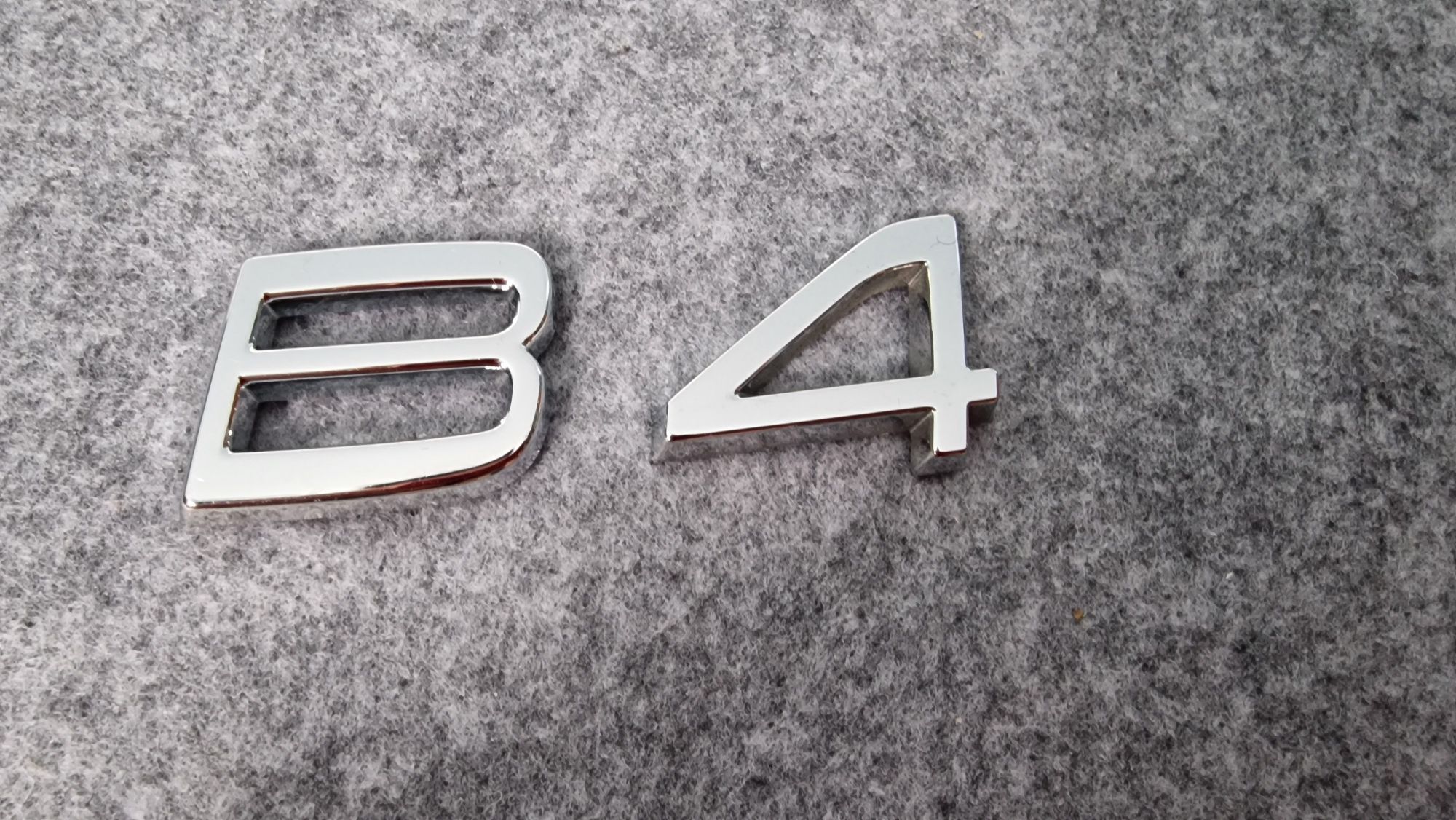 Emblemat NAPIS Oznaczenie Volvo B4 oryginalny