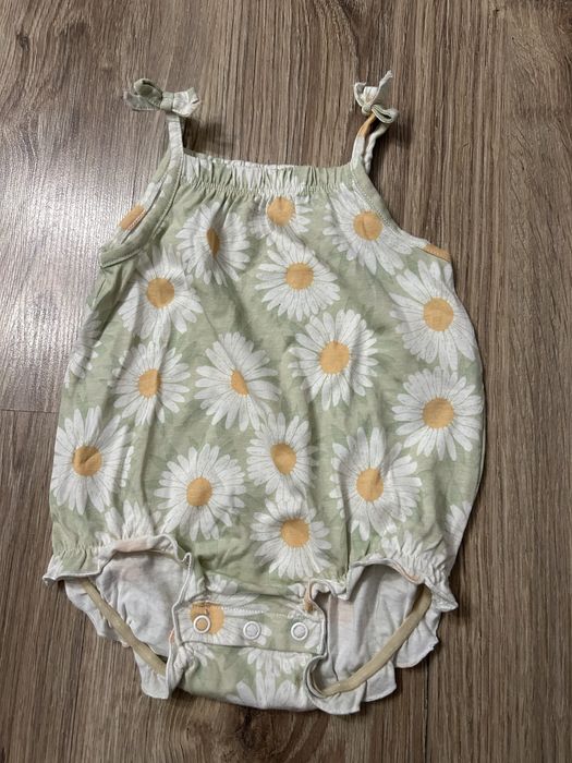 Rampers na naramkach w kwiatki HM 62