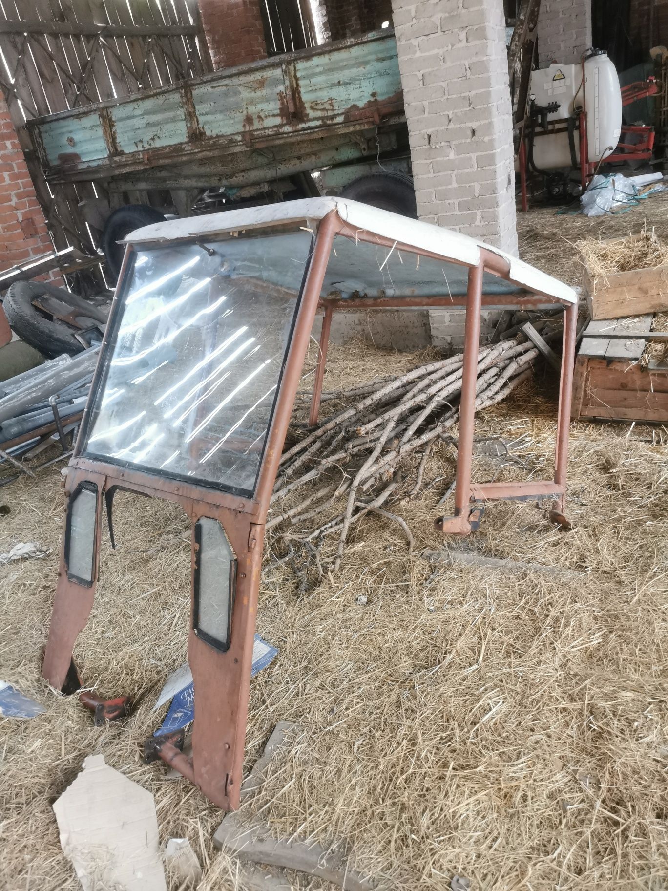 Kabina Ursus c 330