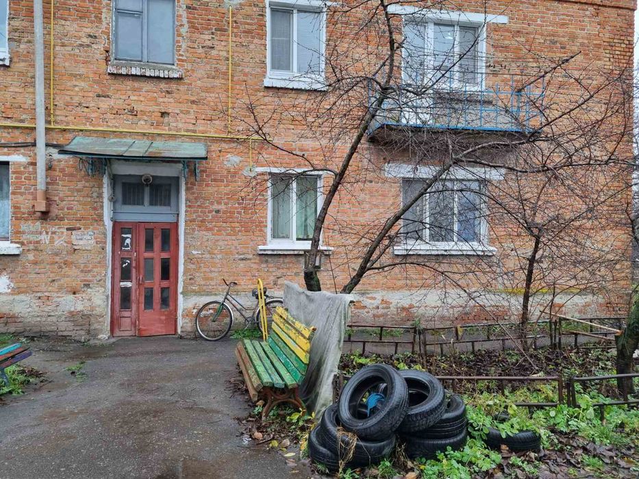 Продам 2кім квартиру у смт Семенівка