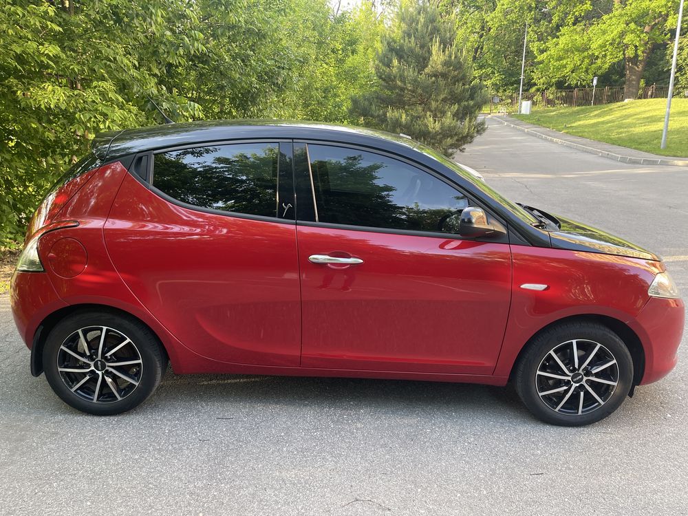 Продам Lancia ypsilon 2012 р.в. 0,9 biturbo