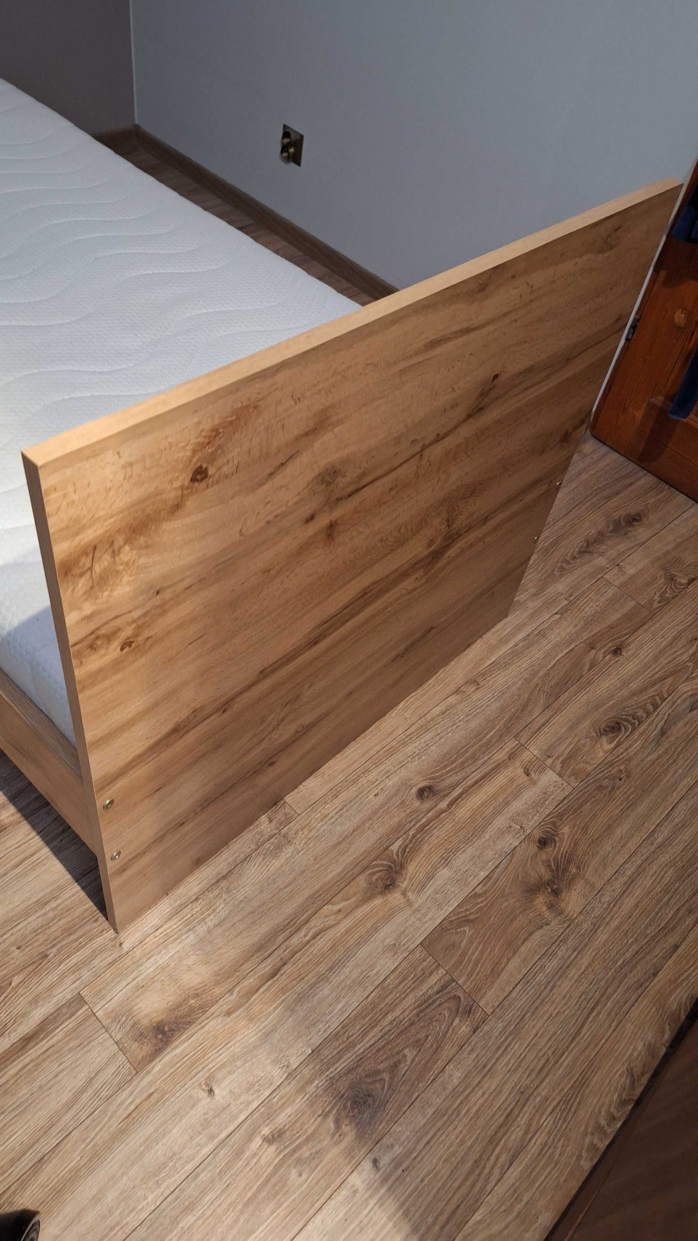 Sprzedam łóżko z materacem 90x200