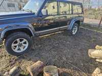 Nissan Patrol Y60  Listwy FL polftowe