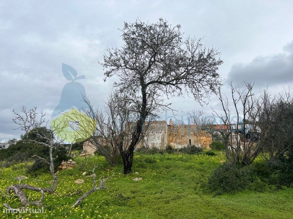 Moradia Por Recuperar Com Lote De Terreno Na Quinta Do Rogel Em Alc...