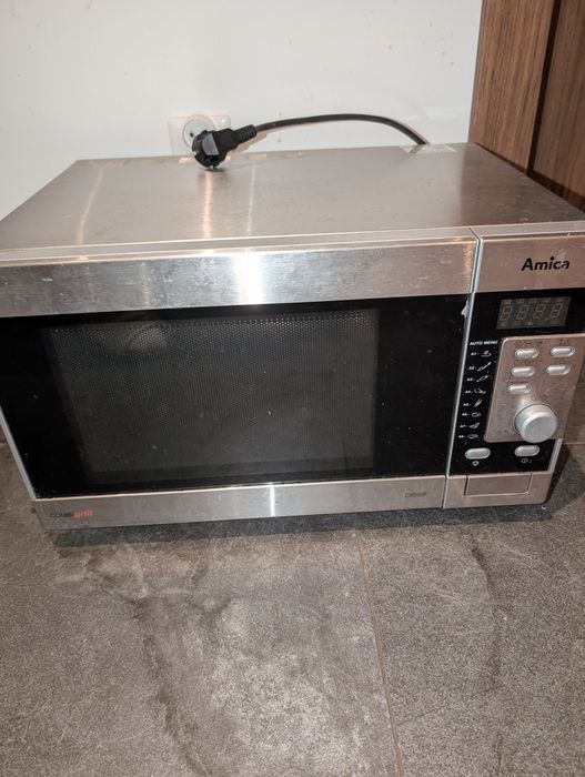 Mikrofala działająca