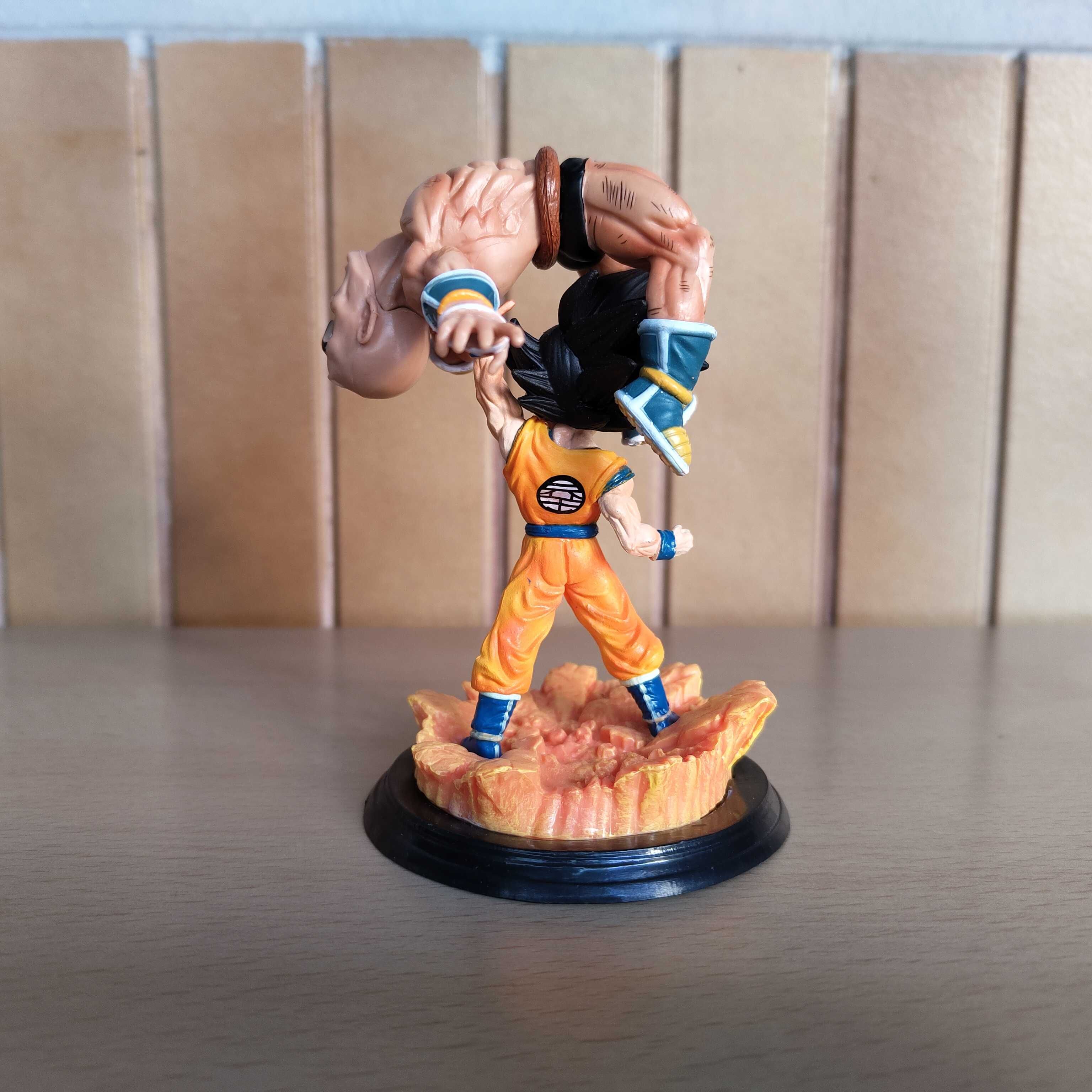 Boneco Figura Son Goku e Nappa Dragon Ball