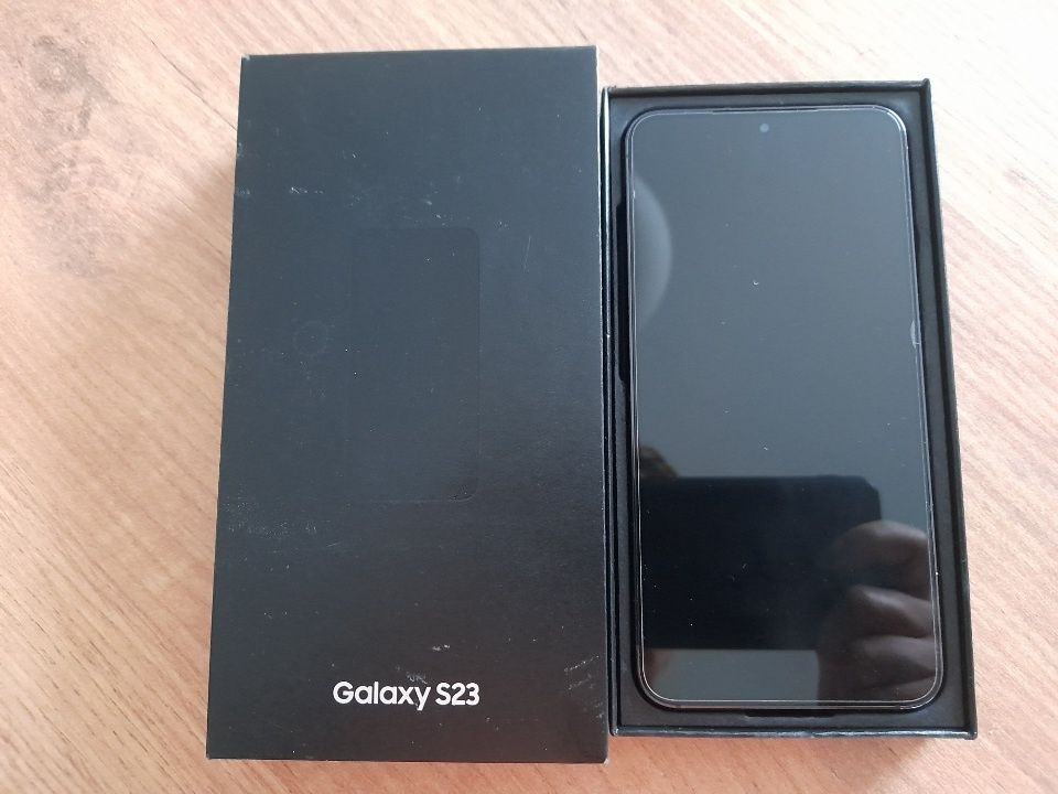 Smartfon Samsung Galaxy S23 8/128GB 6,1"  Czarny UŻYWANY 9 m-cy