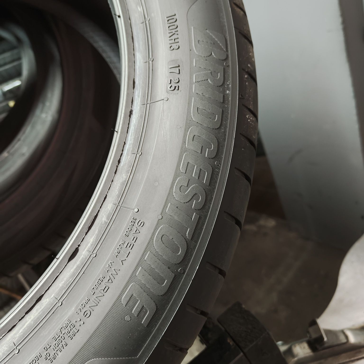 255/45/19 Sprzedam komplet opon letnich Bridgestone