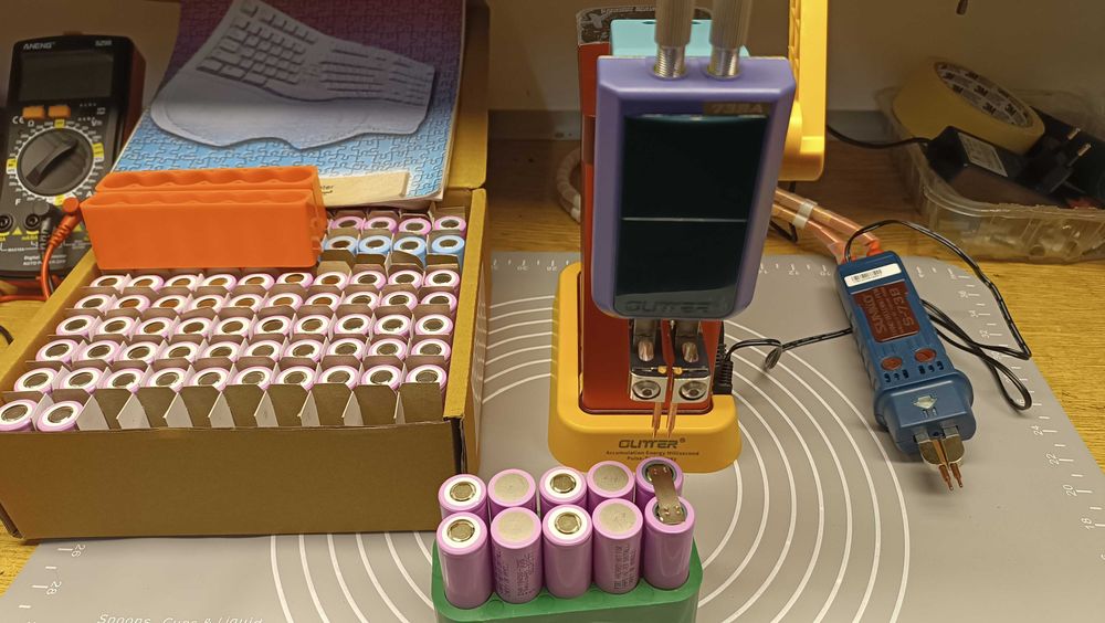 Regeneracja akumulatorów do skuterów hulajnóg, i elektronarzędzi.
