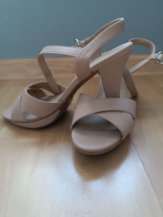 Sandałki na obcasie TK Maxx