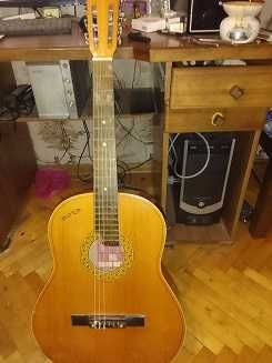 класична гітара Кремона