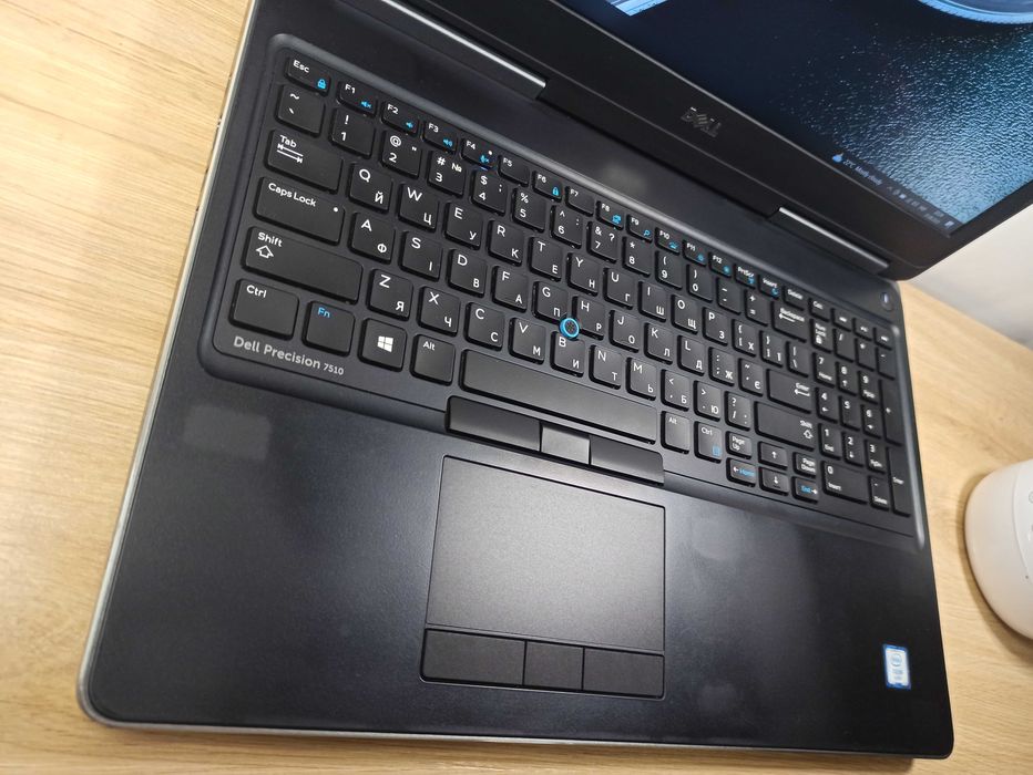 Ноутбук Dell Precision 7510 IPS/Xeon 4 ядра/nvme512Gb/16Gb/Nvidia 2Gb
