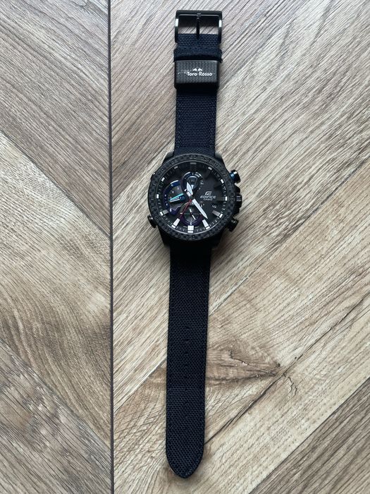 Zegarek Casio EQB-800TR-1AER scuderia torro rosso edycja limitowana