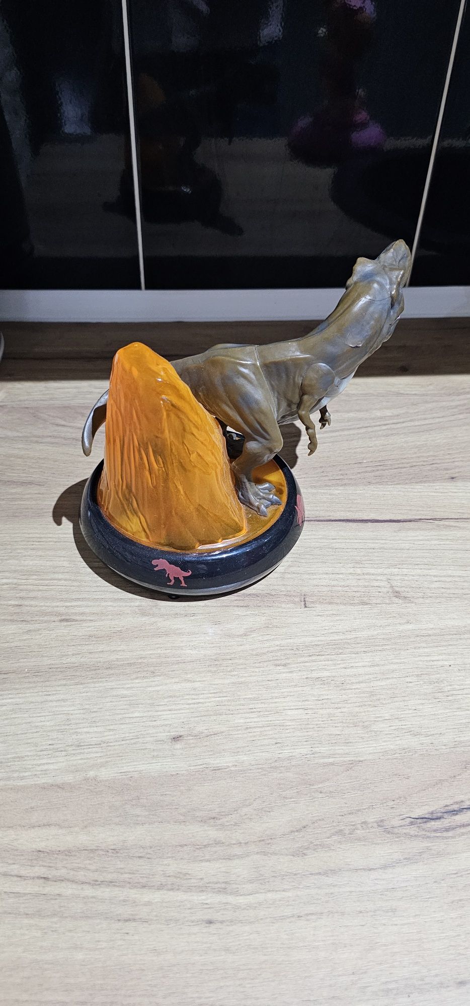 Lampka nocna dinozaur